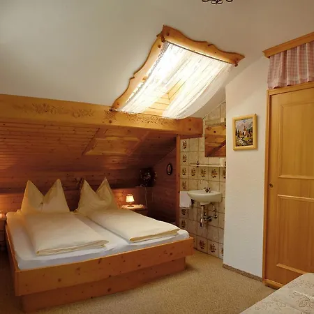 Quarto em Acomodações Particulares Gastehaus Zaller *